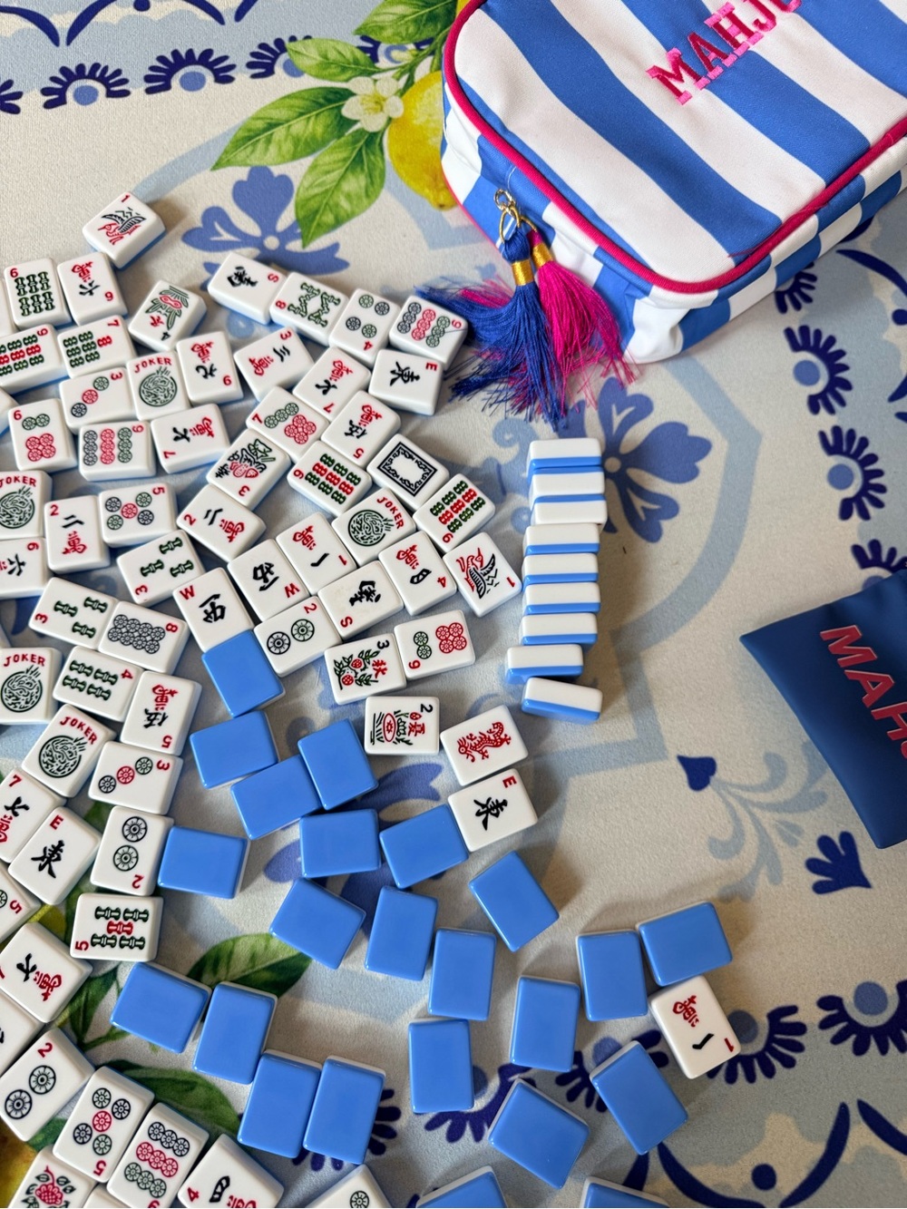 American Mahjong Set. Excellent condition.Dice, Dice pouch & Tile Bag included - Picture 11 of 15